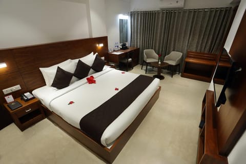Iswarya Residency Hotel in Kottayam