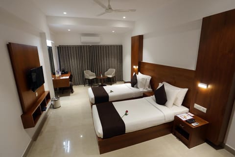 Iswarya Residency Hotel in Kottayam