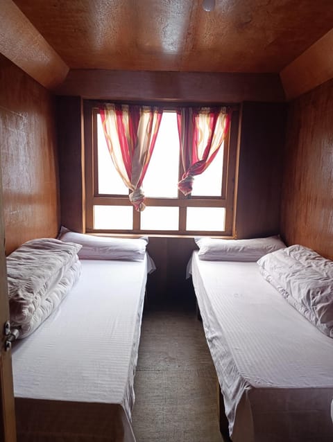 Ghangchempo Guest House,kyanjin gompa Bed and Breakfast in Bagmati Province, Nepal