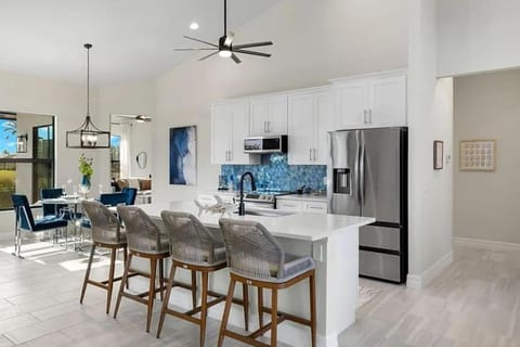 Villa Serenity by CoralVilla - newly built on water Villa in Cape Coral