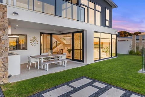 Ultimate Luxury on the waterfront House in Busselton