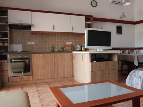 Ra-Krvavica Studio Apartment in Makarska