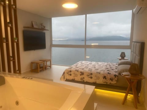 Bed, Hot Tub, Hot Tub, Photo of the whole room, Bedroom, Sea view, Bath