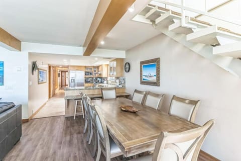 Massive 5 bedroom overlooking the water House in Capistrano Beach