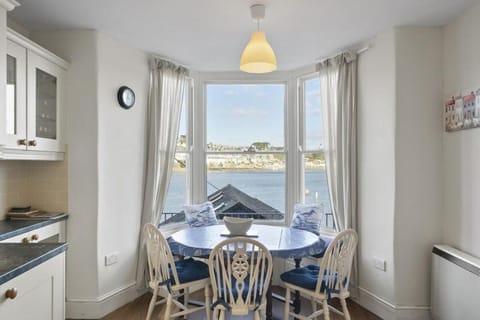 Apartment Sea Views & Terrace on Waters Edge Apartment in Fowey