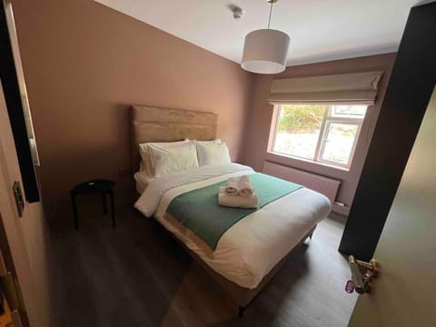 Luxury Eleven Bedroom House Sleeps 23 5-10 mins walk from town Centre House in Killarney