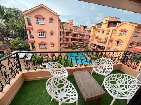 Property building, Patio, Day, Balcony/Terrace, Seating area, Pool view, Swimming pool