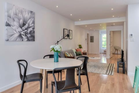 Spacious Group Haven Near Trendy St Laurent Apartment in Laval