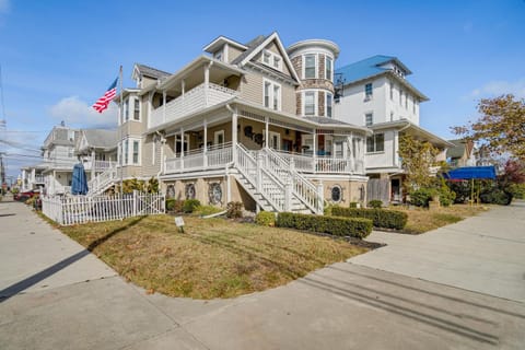 Steps to Beach Couples Retreat in Ocean City! Apartamento in Ocean City