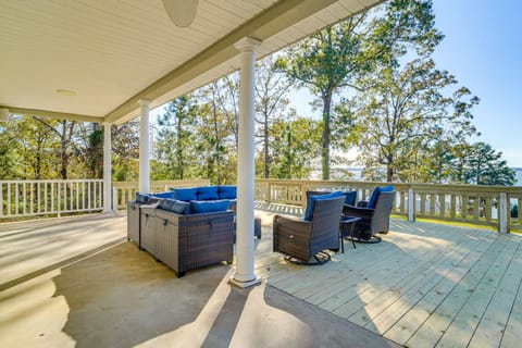 half Mi to Toledo Bend Lake Water-View Retreat House in Toledo Bend Reservoir