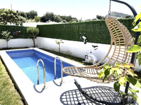 Day, Garden, Garden view, Pool view, Swimming pool, sunbed