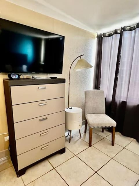 30th Fl King Bed View Studio Apartment in McCully-Moiliili