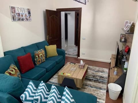 متاحه الان للايجار اليومي بشارع ابوالفدا الزمالك باطلاله نيليه مباشره Apartment in Cairo