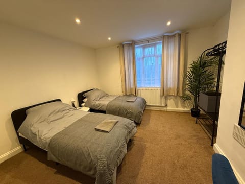 Lodge Causeway 4 bedroom house Casa in Bristol