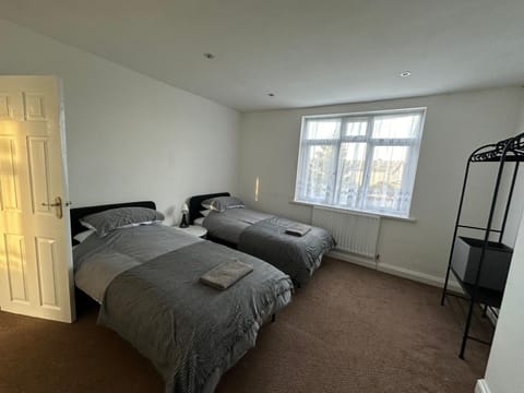 Lodge Causeway 4 bedroom house House in Bristol