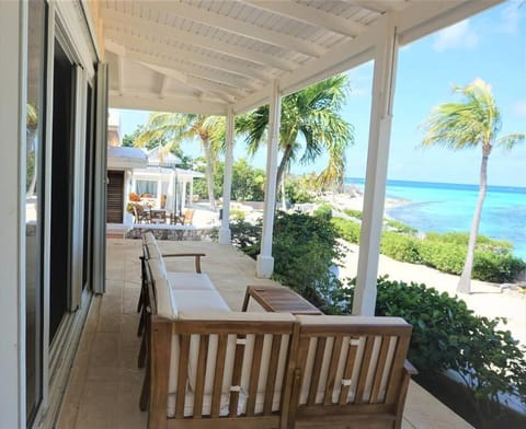 Beautiful Oceanfront Villa, Pool !!! Villa in Anguilla