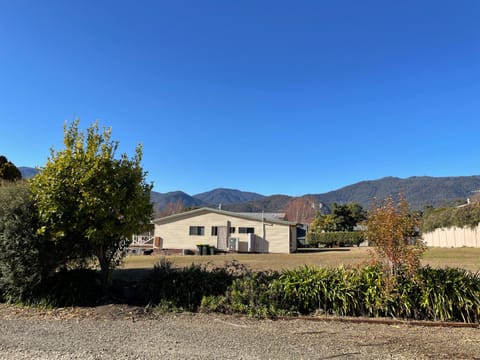 View (from property/room), Mountain view