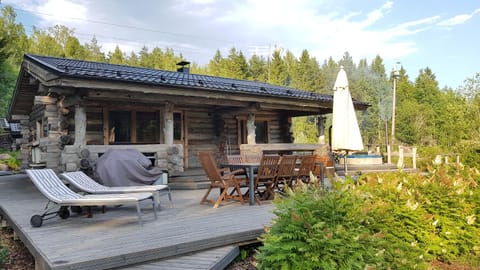 Property building, Patio, Summer, Dining area