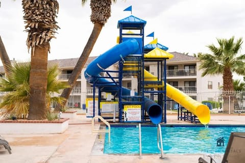 Top-Floor Condo with Pools Hot Tubs and Water Slides House in St George