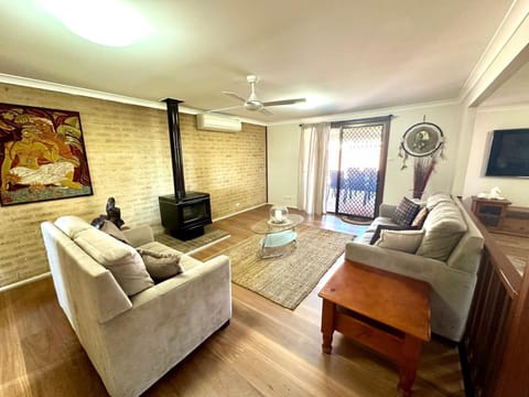 Bignell Family Home-Stay House in Busselton