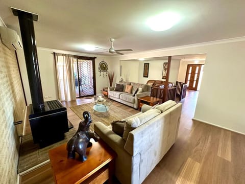 Bignell Family Home-Stay House in Busselton