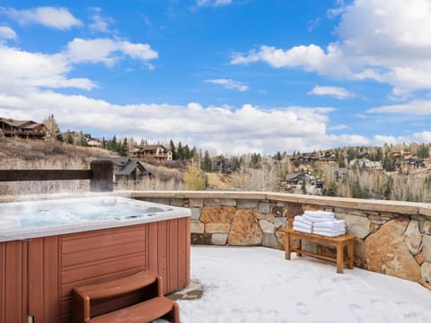 7 BR Mtn Retreat, Free Door-to-Door DV Shuttle House in Park City