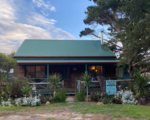 Banksia Views House in Sandy Point