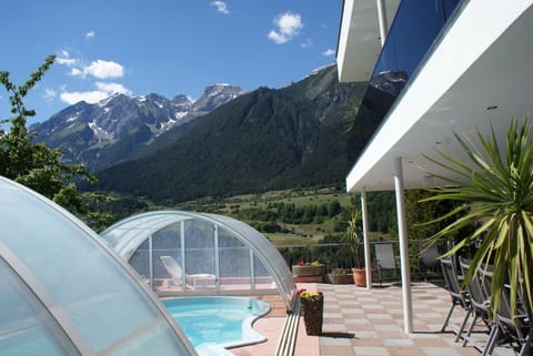 Balcony/Terrace, Balcony/Terrace, Dining area, Garden view, Mountain view, Pool view, Swimming pool, Swimming pool