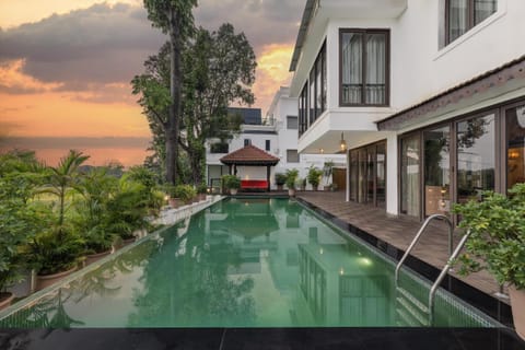 Property building, Natural landscape, Pool view, Swimming pool