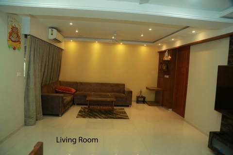 TV and multimedia, Living room, Seating area, air conditioner