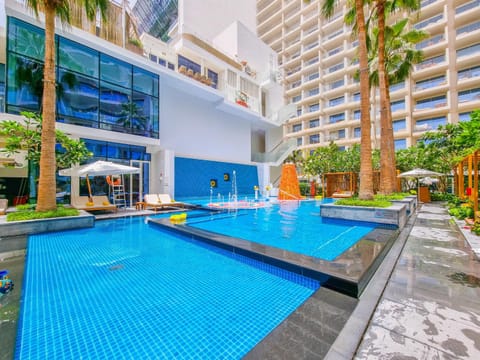 Property building, Pool view, Swimming pool, sunbed