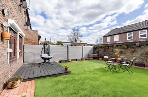 Garden, Garden, Balcony/Terrace