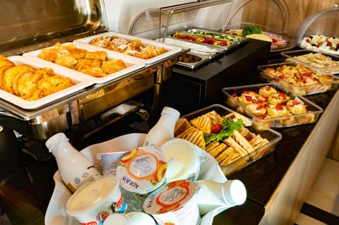 Food and drinks, Food, Breakfast, Continental breakfast, Buffet breakfast