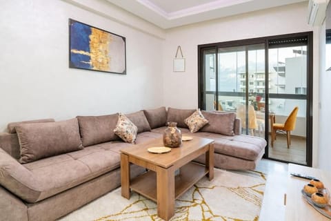 Chic 2 chambres balcon vue panoramique et piscine Apartment in Casablanca-Settat