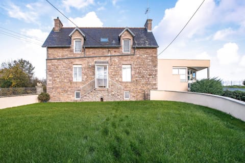 Property building, Facade/entrance, Off site