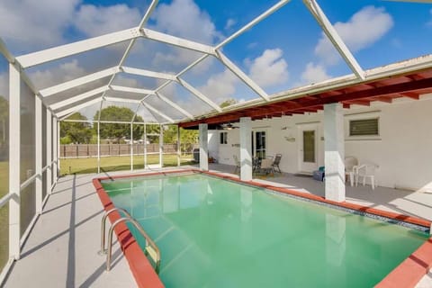 Patio, Day, Pool view, Swimming pool, sunbed