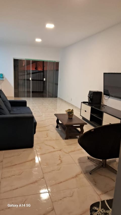 TV and multimedia, Living room, Seating area, Evening entertainment