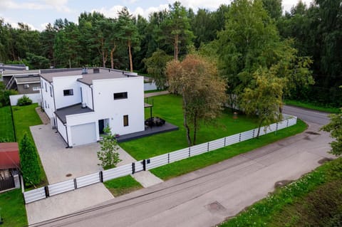 Property building, Bird's eye view, Street view