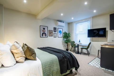 Thetford Hive Aparthotel Suite 3 Hotel in Breckland District