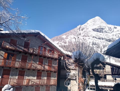 Apartment Les Guides Apartment in Courmayeur