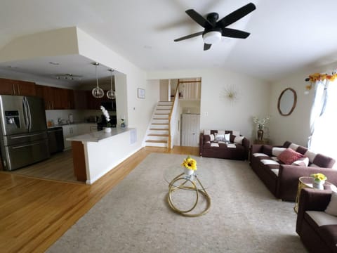 Kitchen or kitchenette, Living room, Seating area