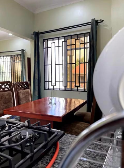 Spacious Serenity, 3 Bedroom Gem Apartment in City of Dar es Salaam