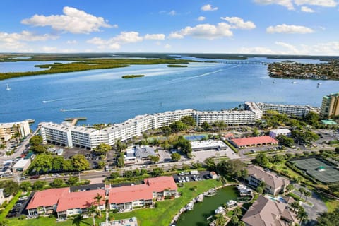 Riverside Retreat Apartment in Marco Island