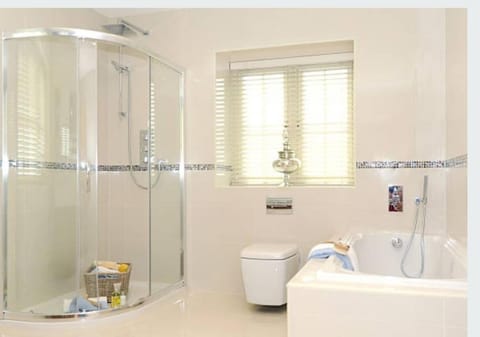 Modern 2 bed Manchester Flat Didsbury Apartment in Manchester