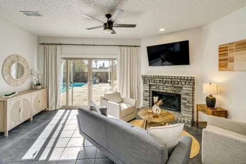 half Mi to Frisco Commons Park Poolside Oasis! House in Frisco