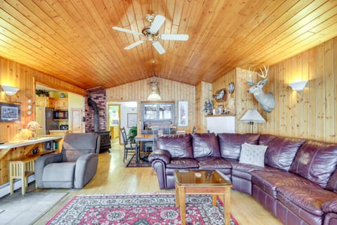 Scenic Cabin with Private Beach in Crosslake! Maison in Crosslake