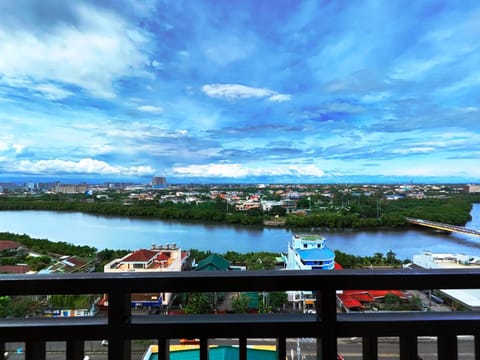 Nearby landmark, Day, Natural landscape, Bird's eye view, View (from property/room), Balcony/Terrace, City view, River view