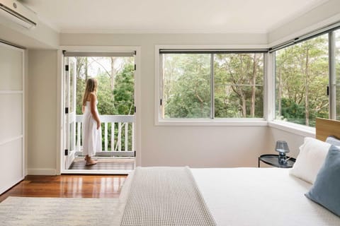 Bed, Garden, View (from property/room), Balcony/Terrace, Photo of the whole room, Seating area, Bedroom, Garden view, air conditioner