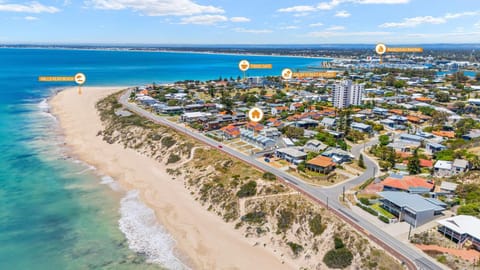 Beachful Bliss in Halls Head Apartment in Mandurah