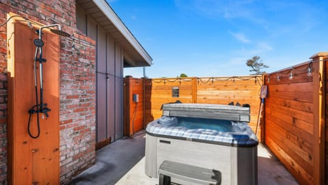 Shower, Hot Tub